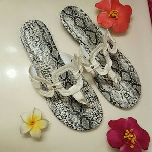 Like🆕️ Cushioned Snakeskin Wedge Sandal Size 8